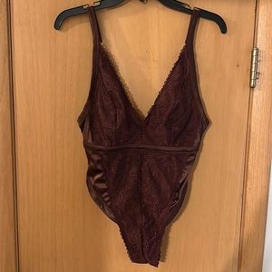 Aerie Women’s Lace Cheeky Bodysuit Lingerie Teddy New Burgundy Size Medium